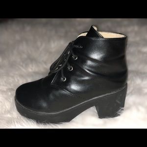 Platform bootie
